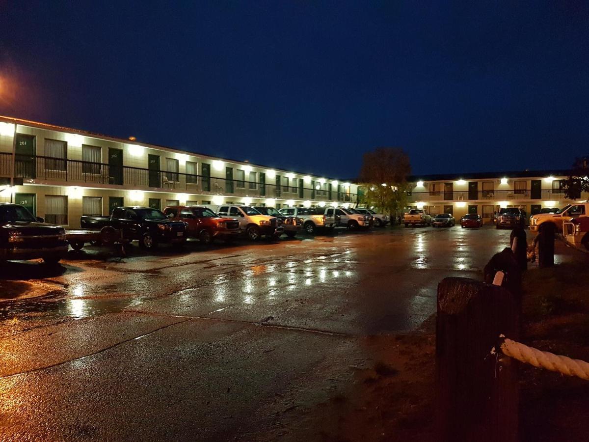 Alaskan Motel Fox Creek Esterno foto